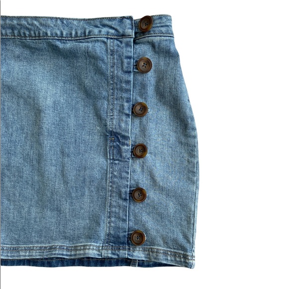 Wishlist Denim Side Button Mini Skirt Size Large - Picture 4 of 7